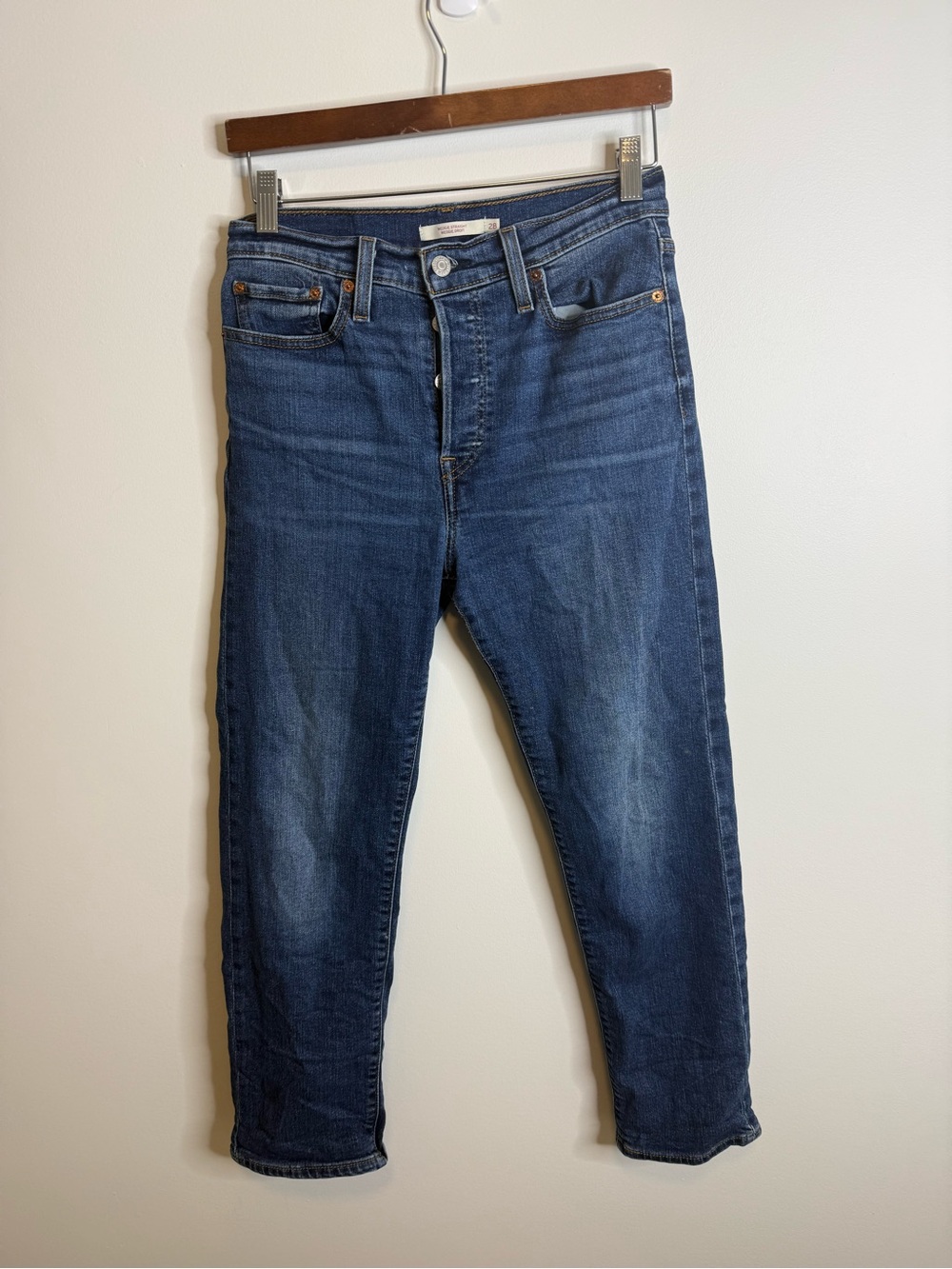 Levi's Wedgie Straight Jean Size 28